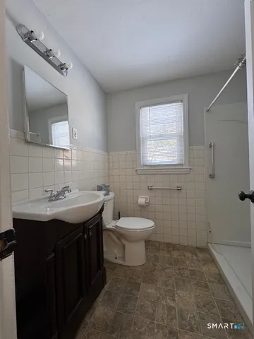 $2,400 | 147 Federal Street, West Hartford, CT 06110