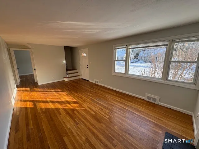 $2,400 | 147 Federal Street, West Hartford, CT 06110