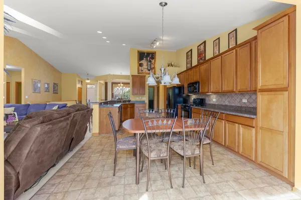 $449,900 | 306 Austin Drive, Shorewood, IL 60404