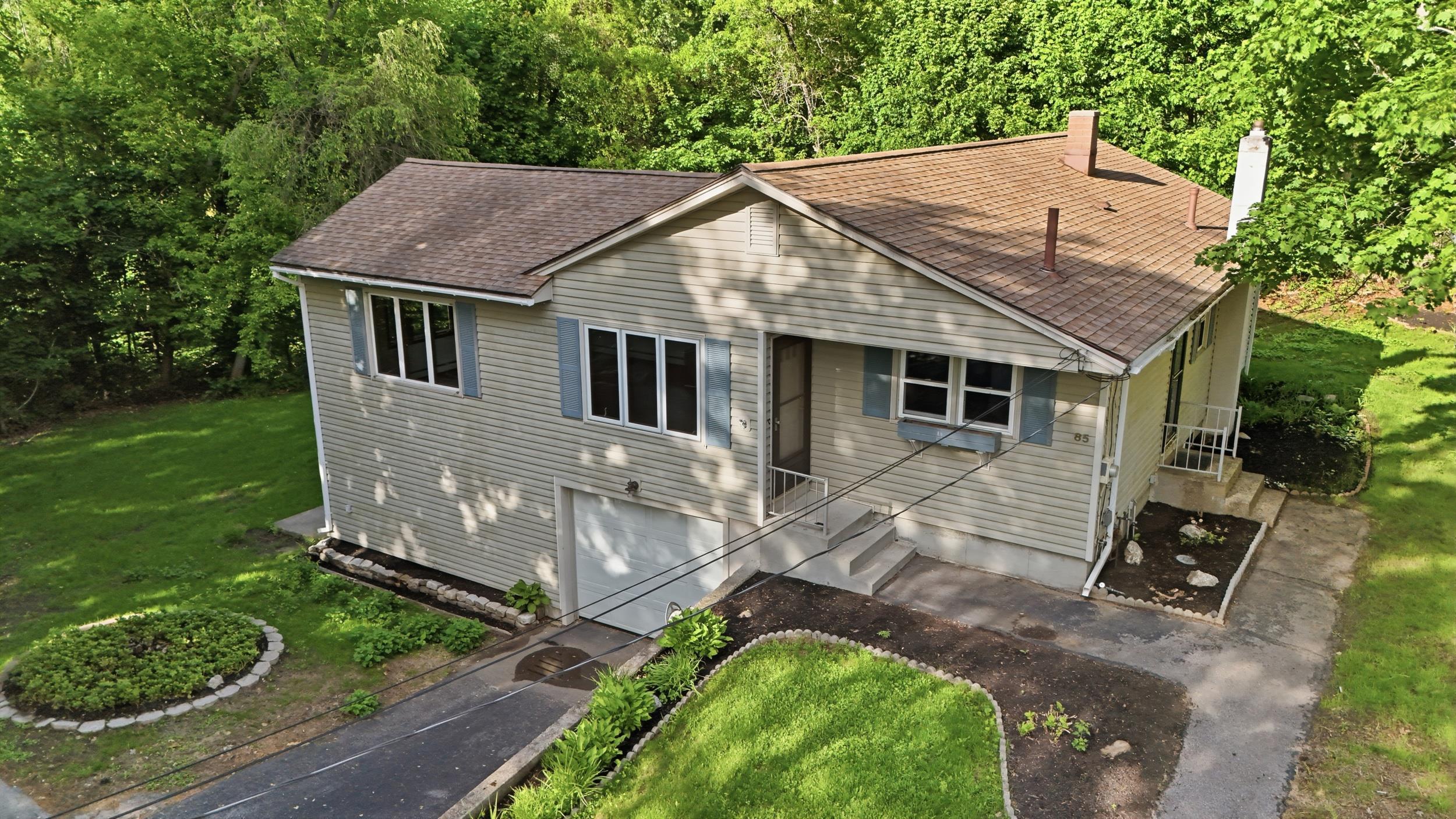85 Whitney Avenue Manchester, NH 03104 - Photo 4 of 58