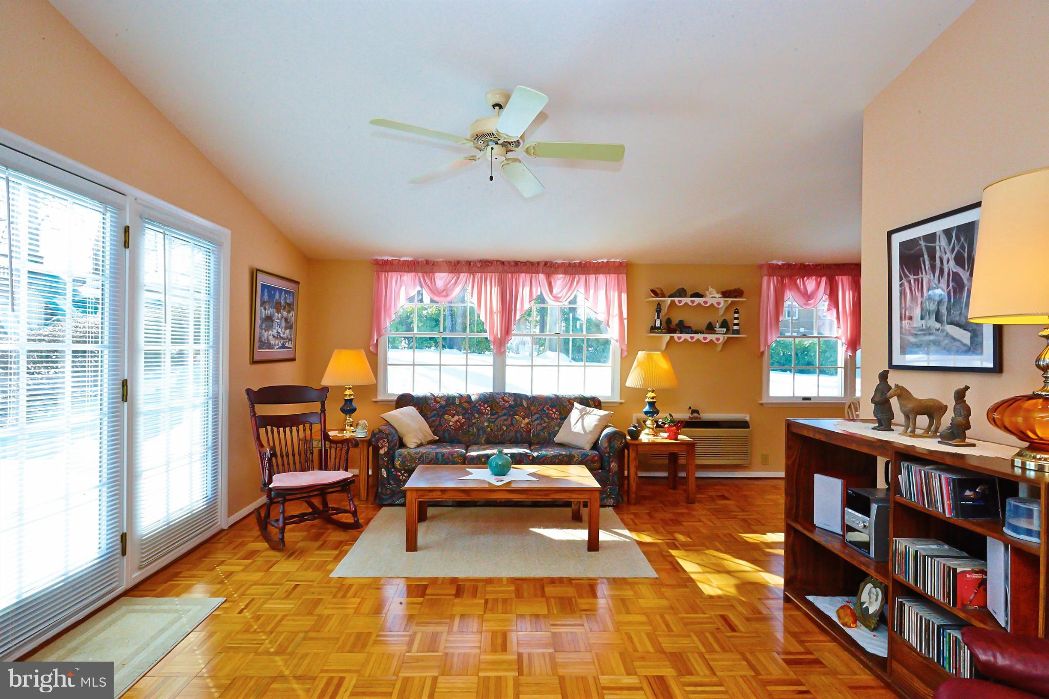 7507 Elgar Street Springfield, VA 22151 - Photo 16 of 30 Family Room