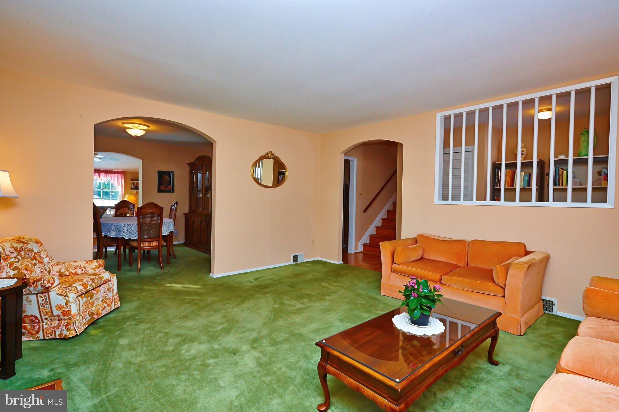7507 Elgar Street Springfield, VA 22151 - Photo 7 of 30 Living Room