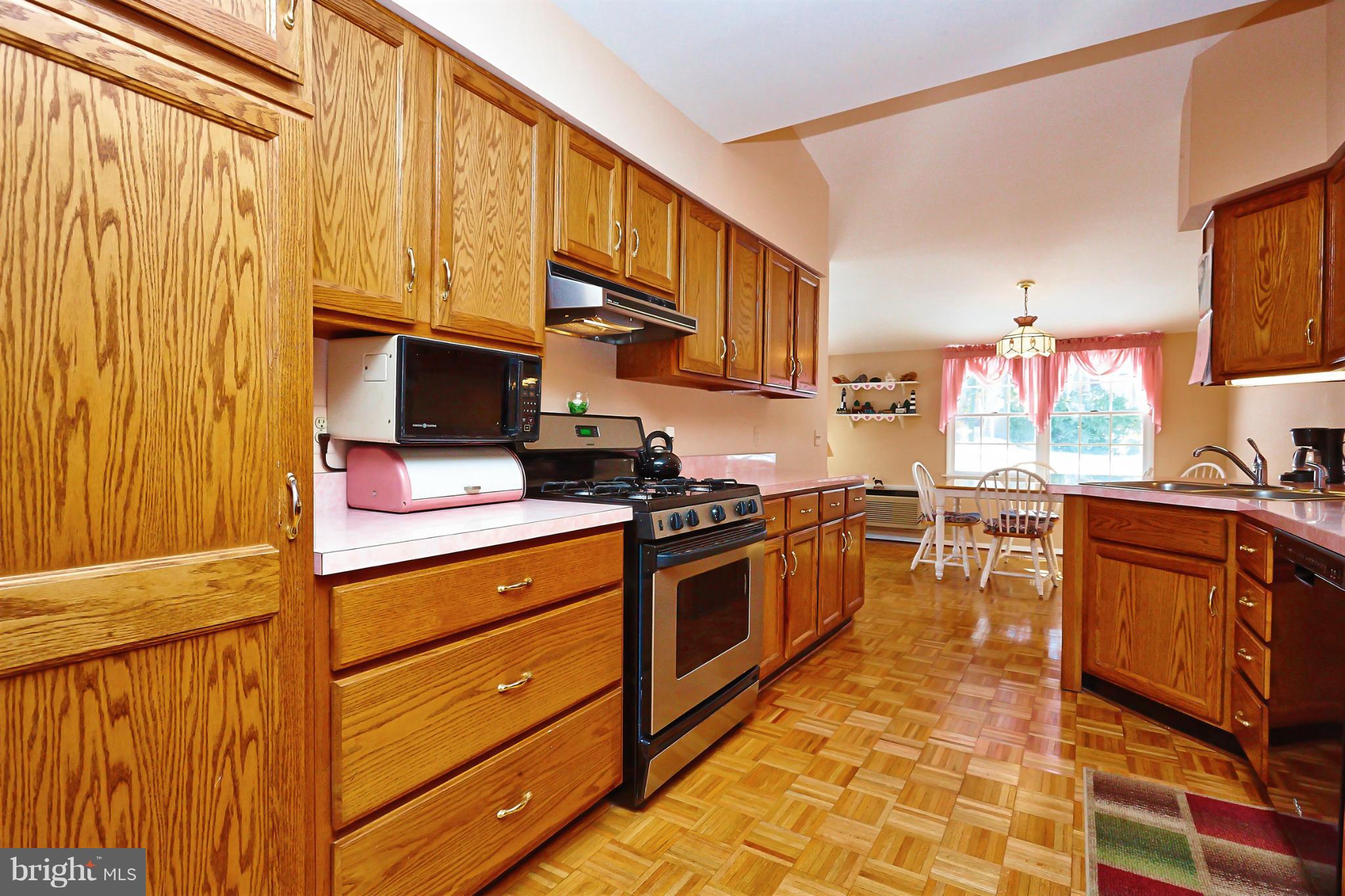 7507 Elgar Street Springfield, VA 22151 - Photo 10 of 30 Kitchen
