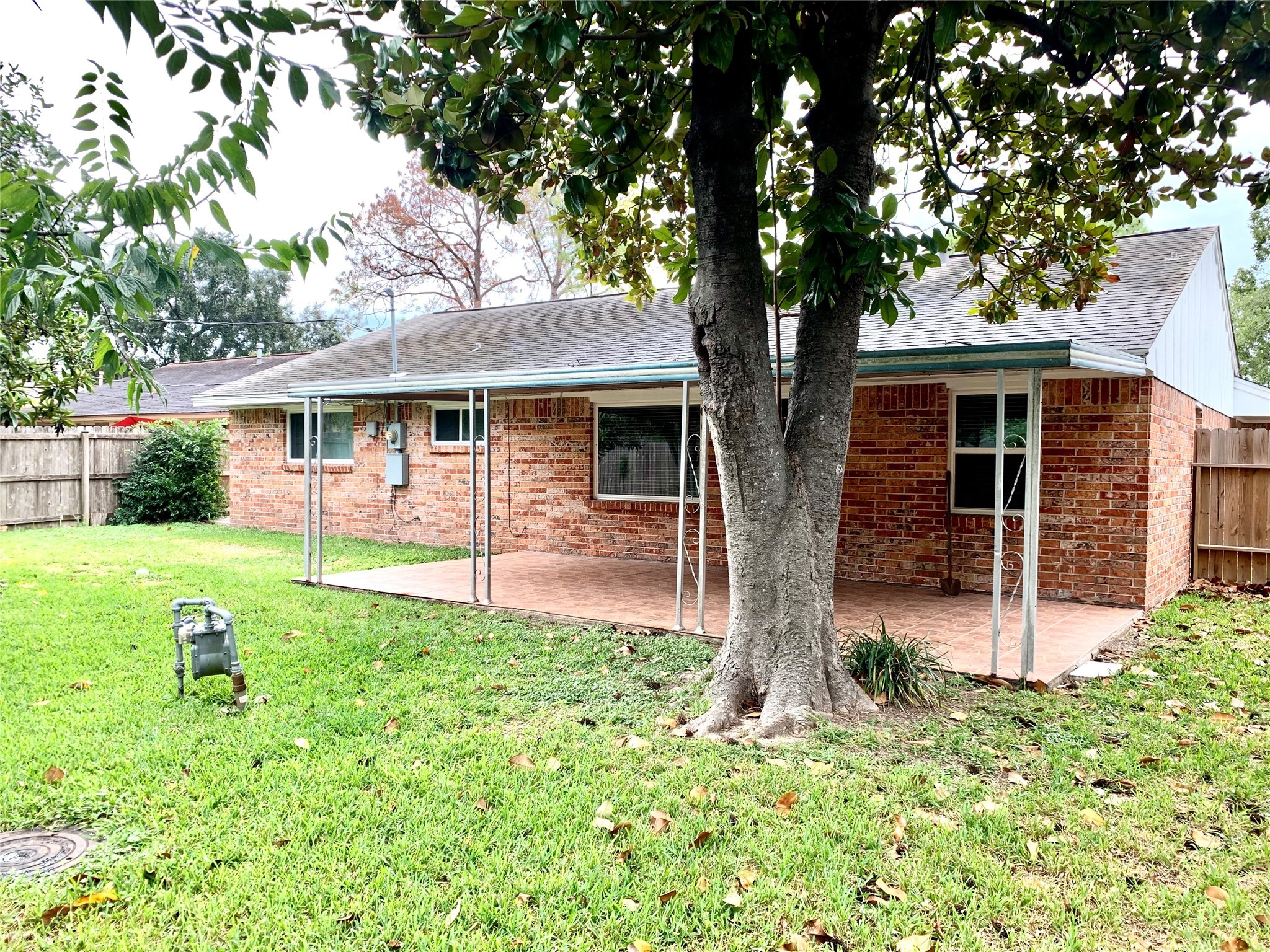 7414 Carew Street Houston, TX 77074 - Photo 4 of 15 a front view of house with yard