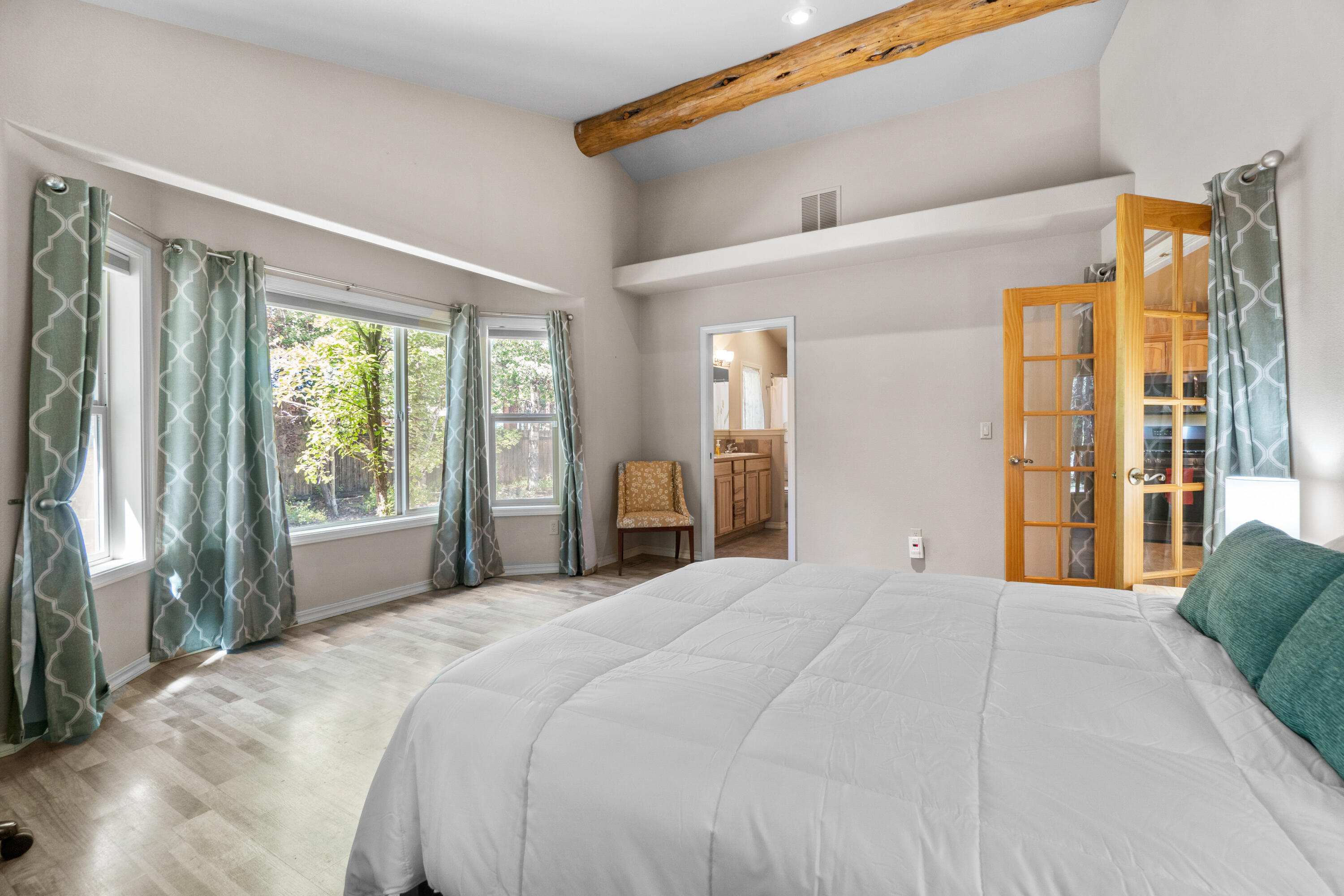 16940 Jacinto Road Bend, OR 97707 - Photo 11 of 26 RileyVisuals-33