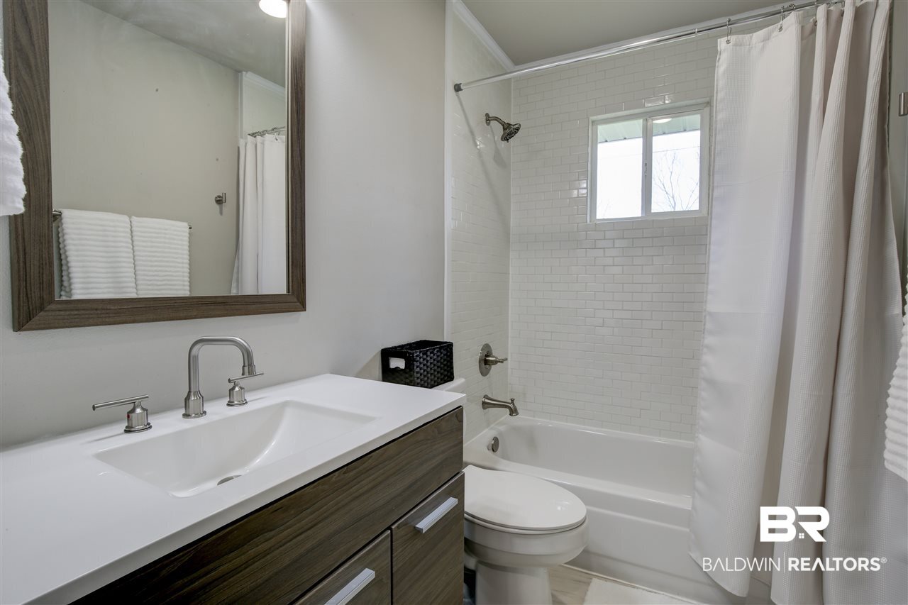 9850 Twin Beech Road Fairhope, AL 36532 - Photo 18 of 26 bathroom 2