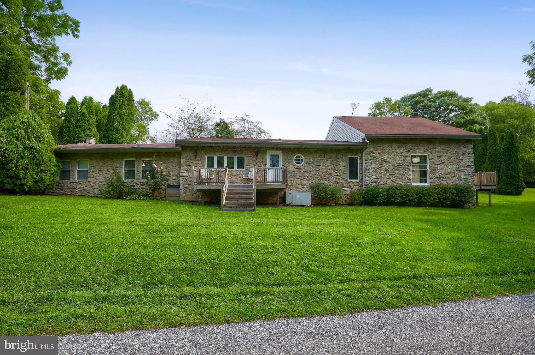 112 Oak Road Conestoga, PA 17516 - Photo 2 of 44 112 Oak Rd