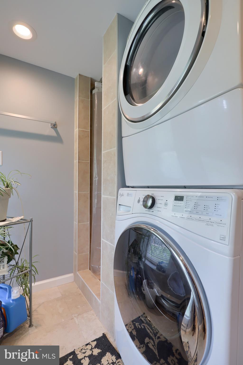 112 Oak Road Conestoga, PA 17516 - Photo 29 of 44 Bathroom 2 w/ Stackable Laundry