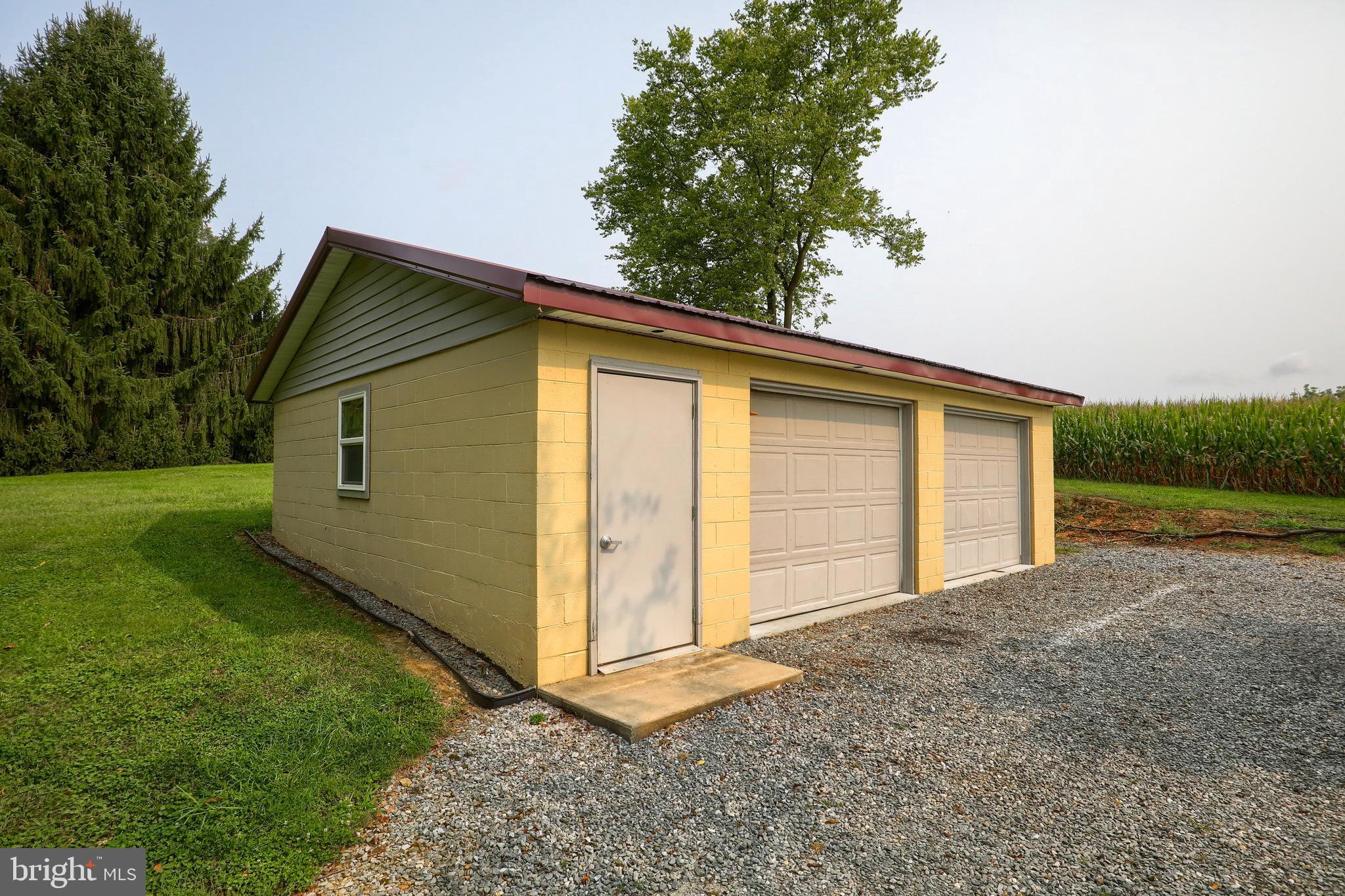 112 Oak Road Conestoga, PA 17516 - Photo 33 of 44 2 Car Oversized Detached Garage