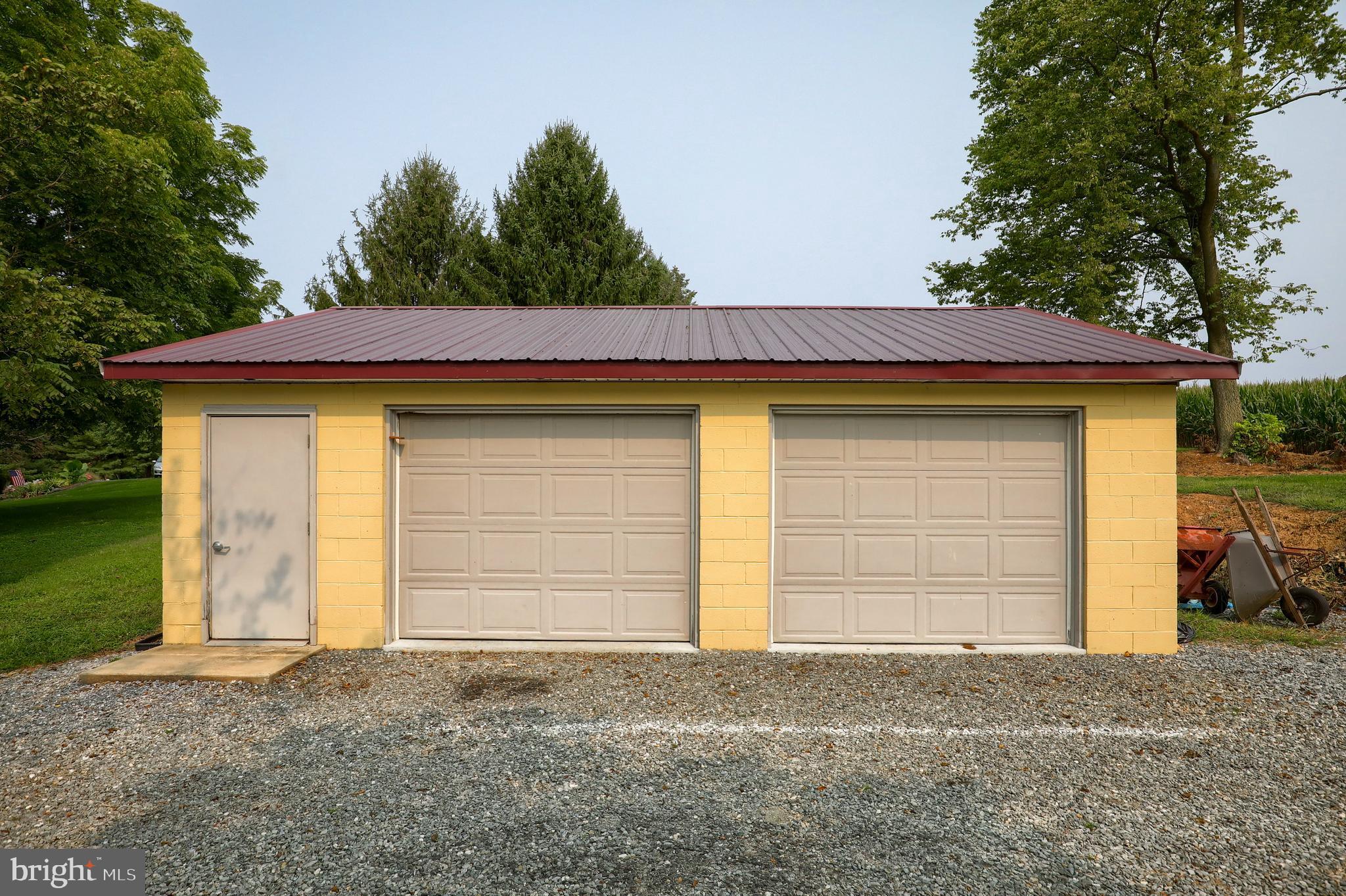 112 Oak Road Conestoga, PA 17516 - Photo 34 of 44 2 Car Oversized Detached Garage