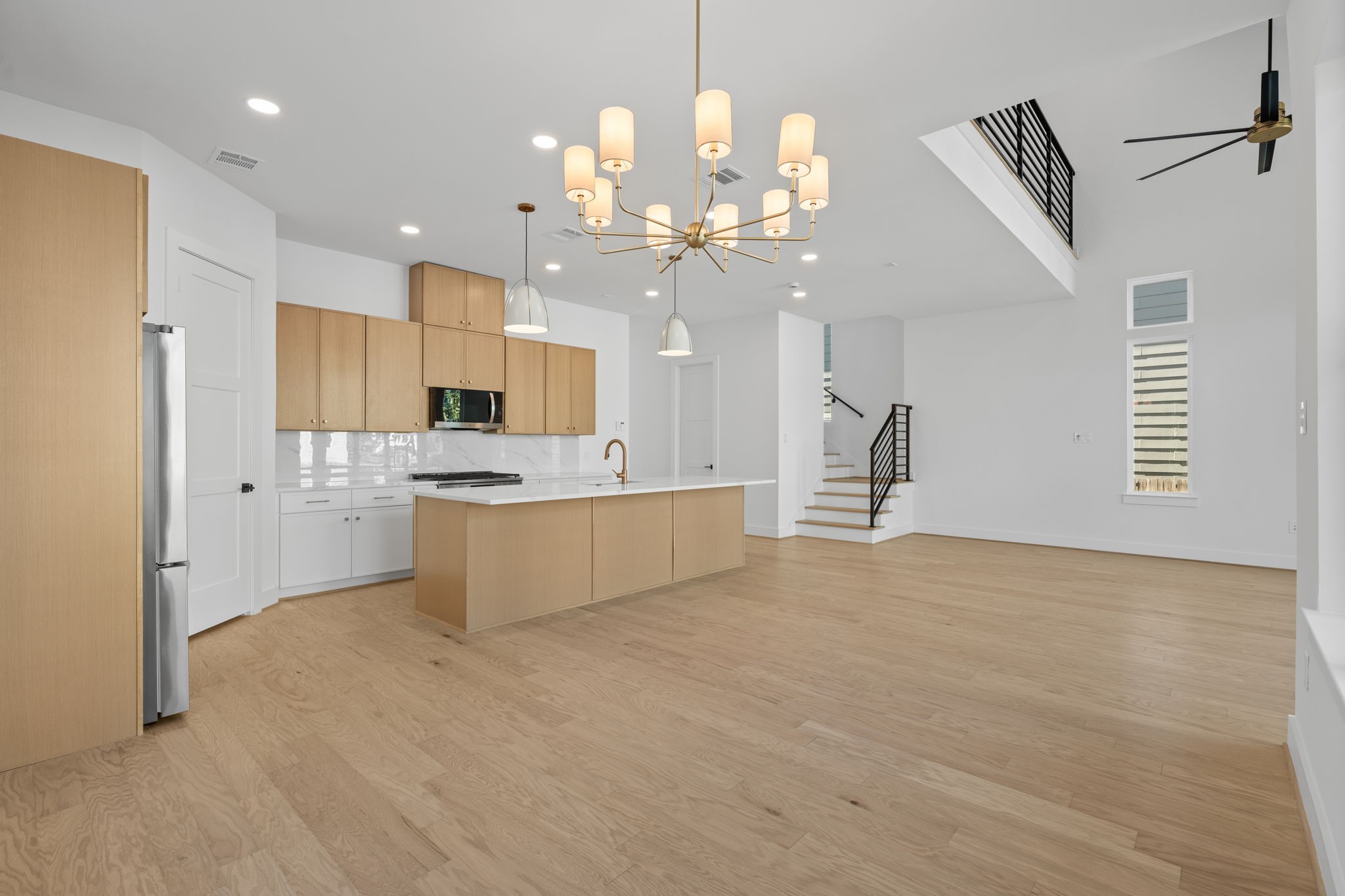 1103 East 37th Street Houston, TX 77022 - Photo 3 of 50