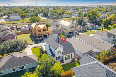 $559,900 | 1103 East 37th Street, Houston, TX 77022