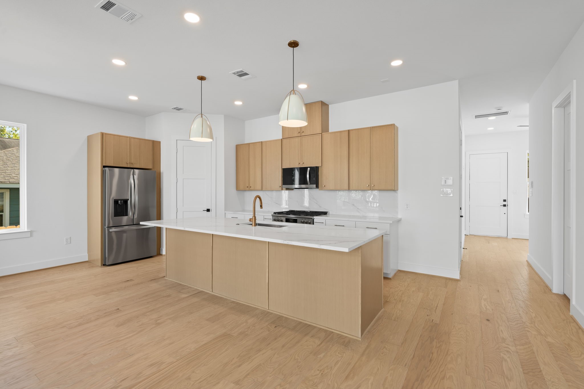 1103 East 37th Street Houston, TX 77022 - Photo 7 of 50