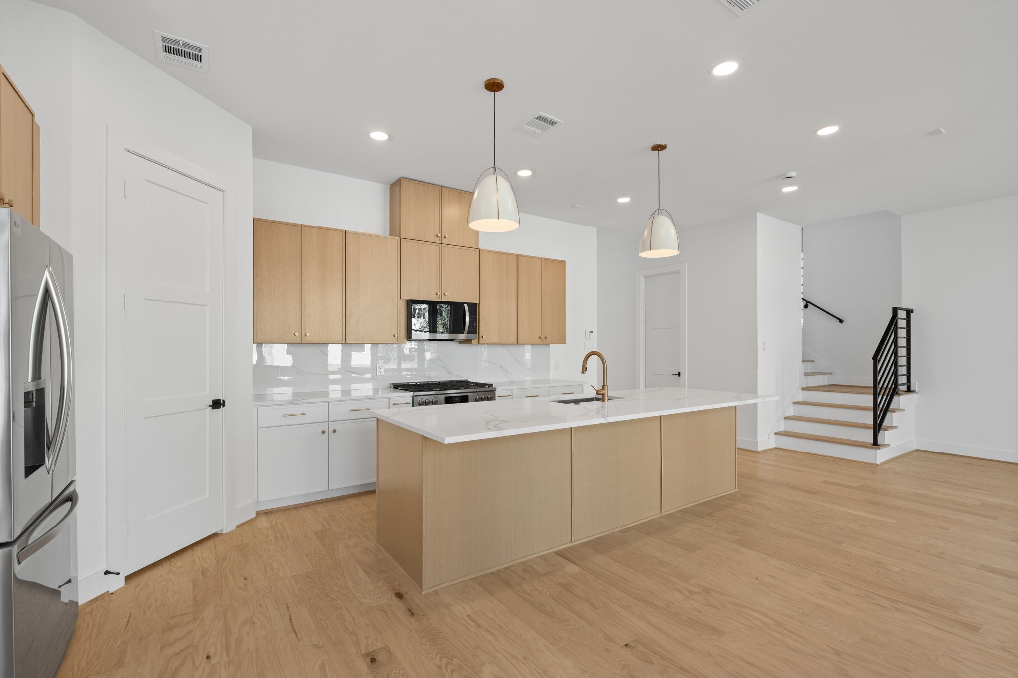 1103 East 37th Street Houston, TX 77022 - Photo 8 of 50