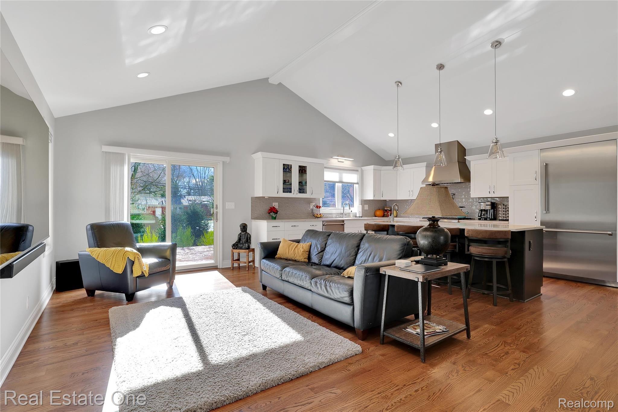 375 Willow Tree Lane Rochester, MI 48306 - Photo 17 of 37 AY2A5664.jpg