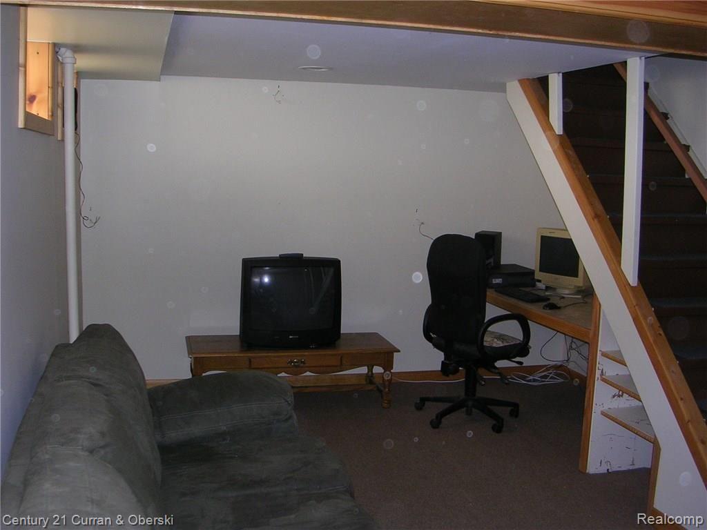 3605 Harding Street Dearborn, MI 48124 - Photo 13 of 16 DSCN0764.JPG