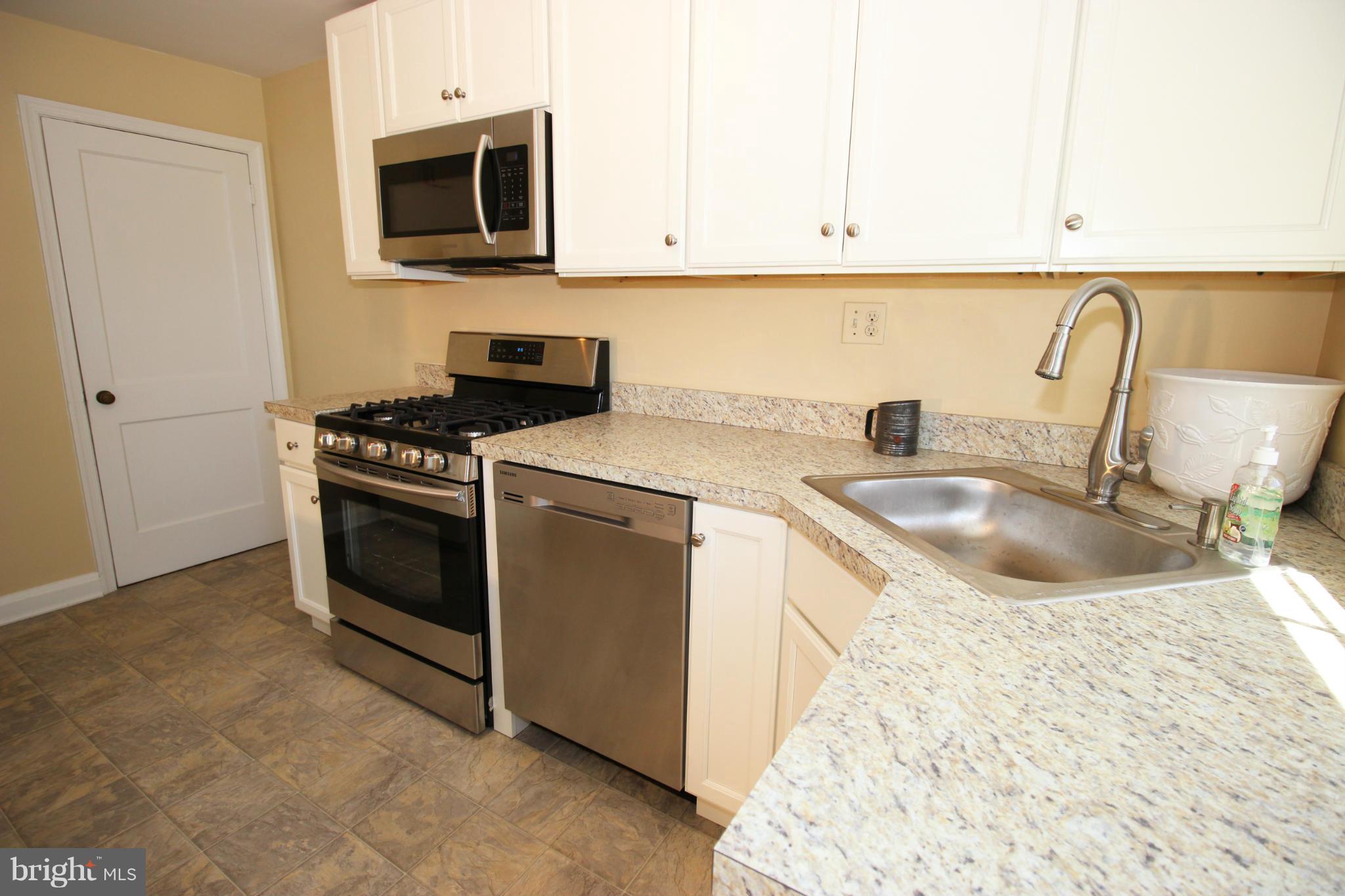 8115 Barksdale Road Baltimore, MD 21286 - Photo 9 of 25 Kitchen