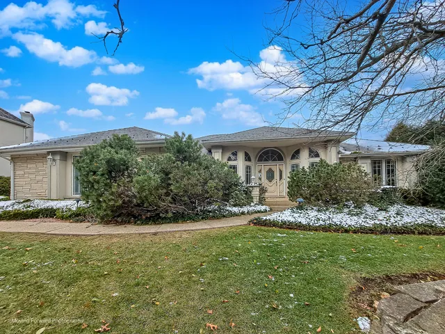 $1,099,990 | 9370 Cascade Circle, Burr Ridge, IL 60527
