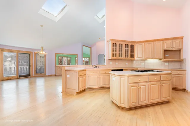 $1,099,990 | 9370 Cascade Circle, Burr Ridge, IL 60527