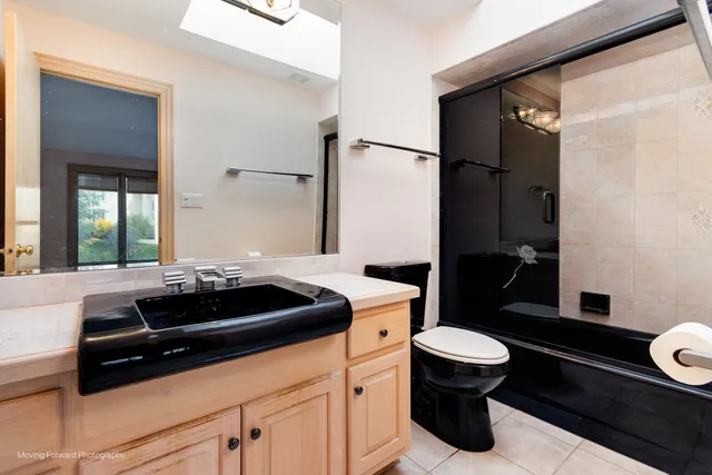 $1,099,990 | 9370 Cascade Circle, Burr Ridge, IL 60527