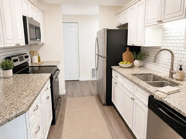 $390,000 | 150 Elm Street, Unit 3, Braintree, MA 02184