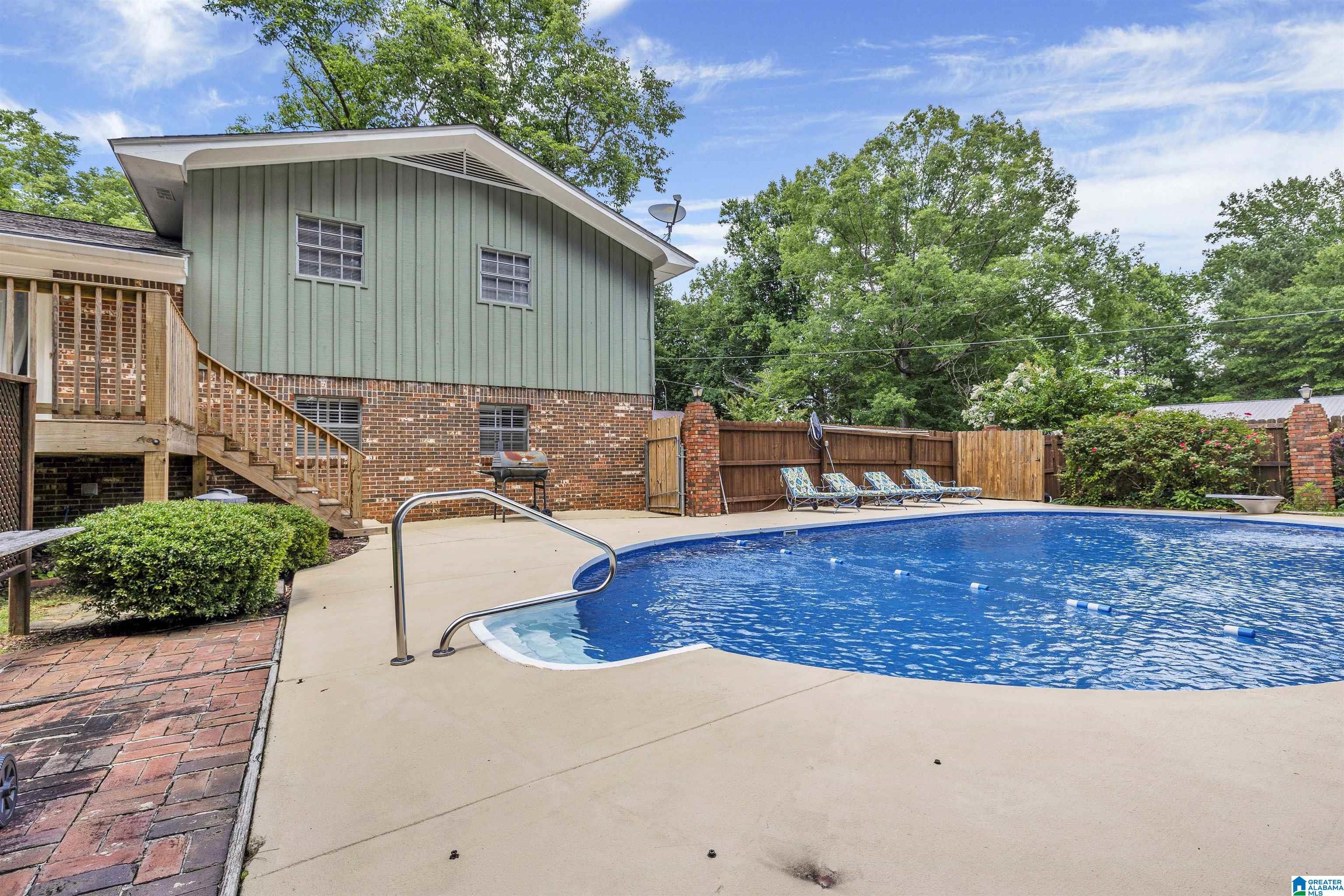 1013 Gail Drive Adamsville, AL 35005 - Photo 2 of 30