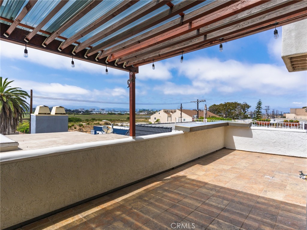 355 Pershing Drive, Unit B Playa del Rey, CA 90293 - Photo 11 of 42