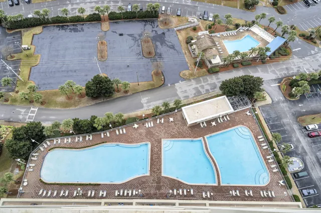 a view of a tennis court