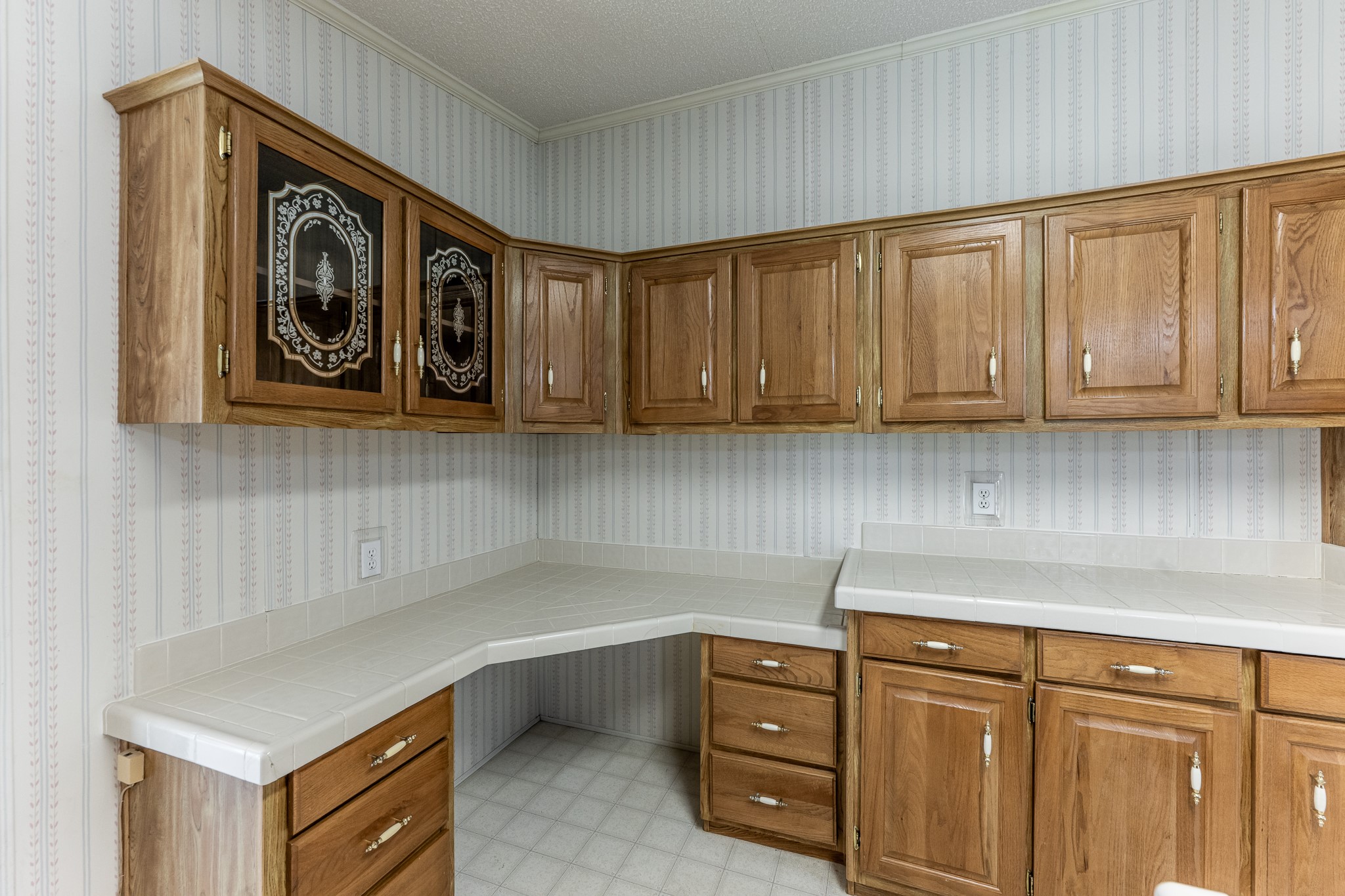 227 Cutter Drive Trinity, TX 75862 - Photo 14 of 39 a utility room with cabinets