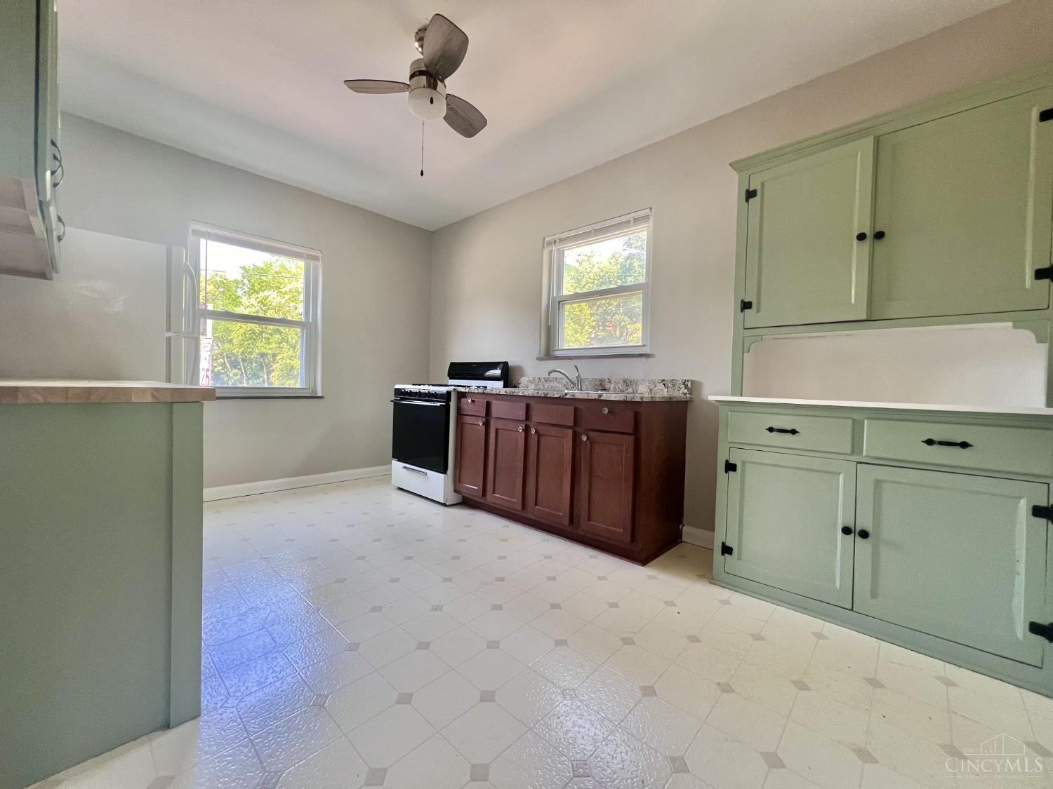 1286 Quebec Road Cincinnati, OH 45205 - Photo 14 of 22