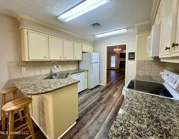 $208,000 | 351 Cascades Circle East, Clinton, MS 39056