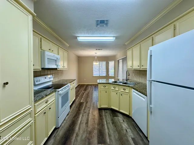 $208,000 | 351 Cascades Circle East, Clinton, MS 39056