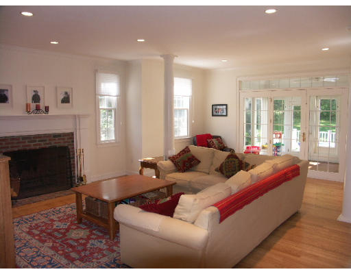 3 Bunker Road Medfield, MA 02052 - Photo 4 of 21 Gallery Image 4