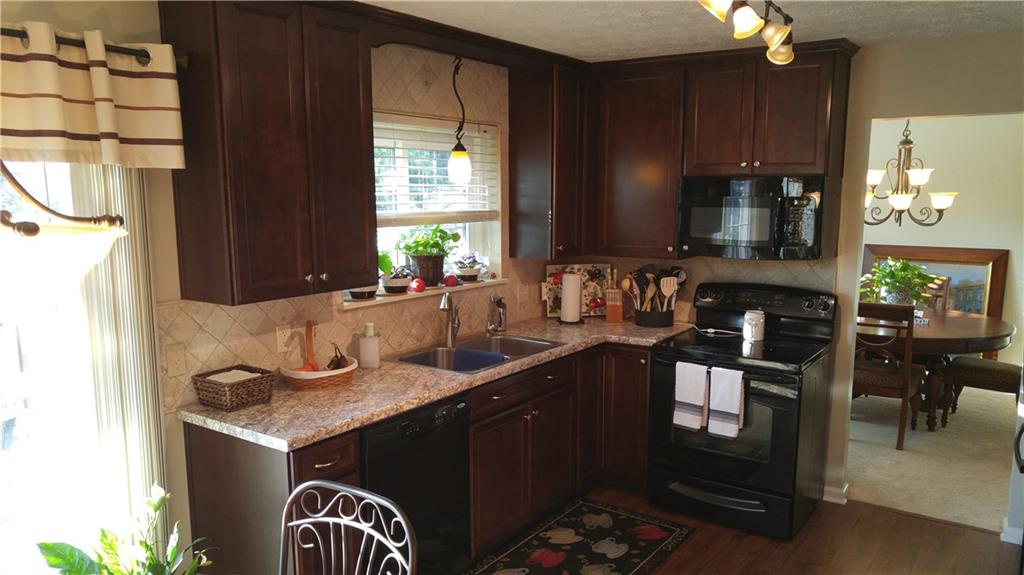 10792 Thistle Ridge Fishers, IN 46038 - Photo 8 of 24 Gallery Image 8