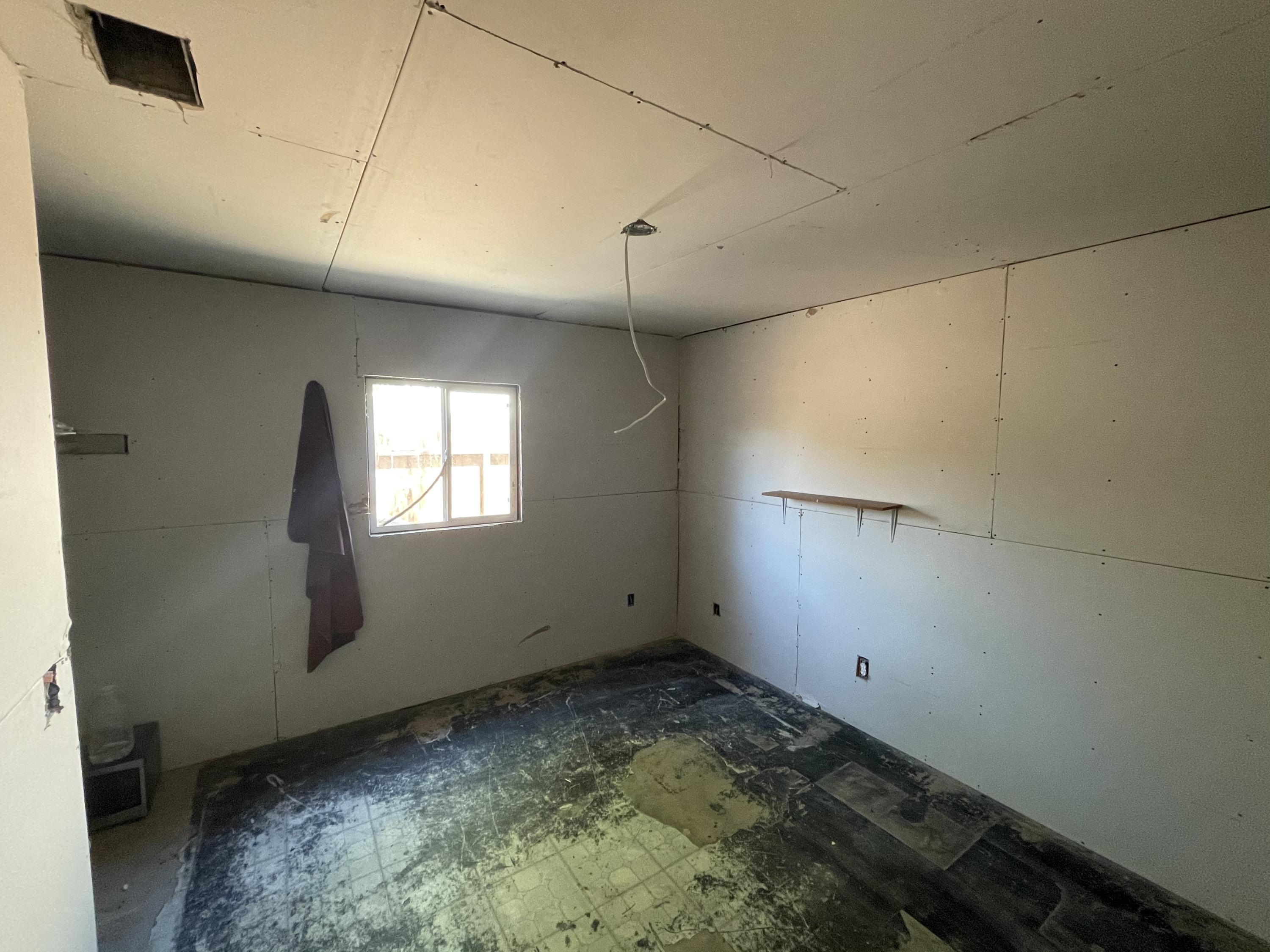 45861 Capistrano Street Indio, CA 92201 - Photo 14 of 22 9A423FE1-4D48-4A6F-9D24-7F34C1B870D9