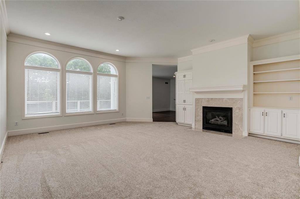 6001 Hallet Street Shawnee, KS 66216 - Photo 7 of 36