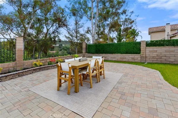 $1,500,000 | 21952 Esplendor, Mission Viejo, CA 92691