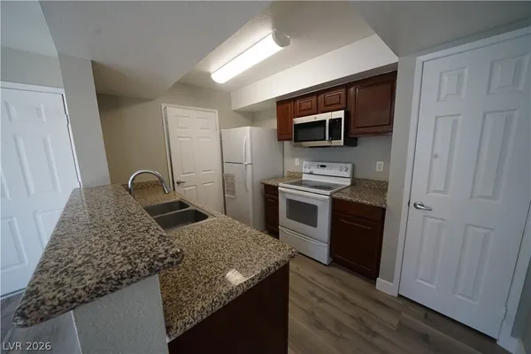 $1,095 | 6800 East Lake Mead Boulevard, Unit 2092, Las Vegas, NV 89156