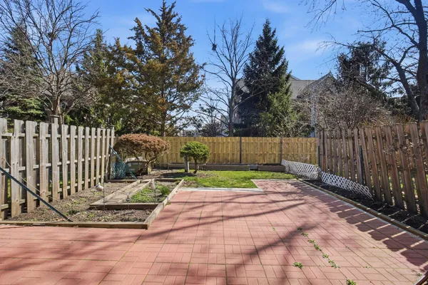 $399,900 | 437 Maple Drive, Wheeling, IL 60090