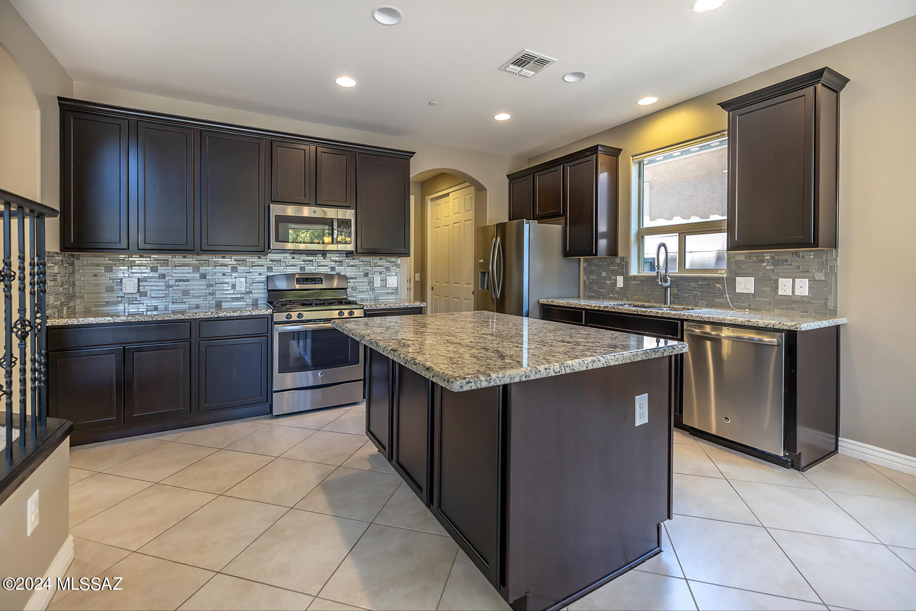 8526 North Gaetano Loop Tucson, AZ 85742 - Photo 14 of 49