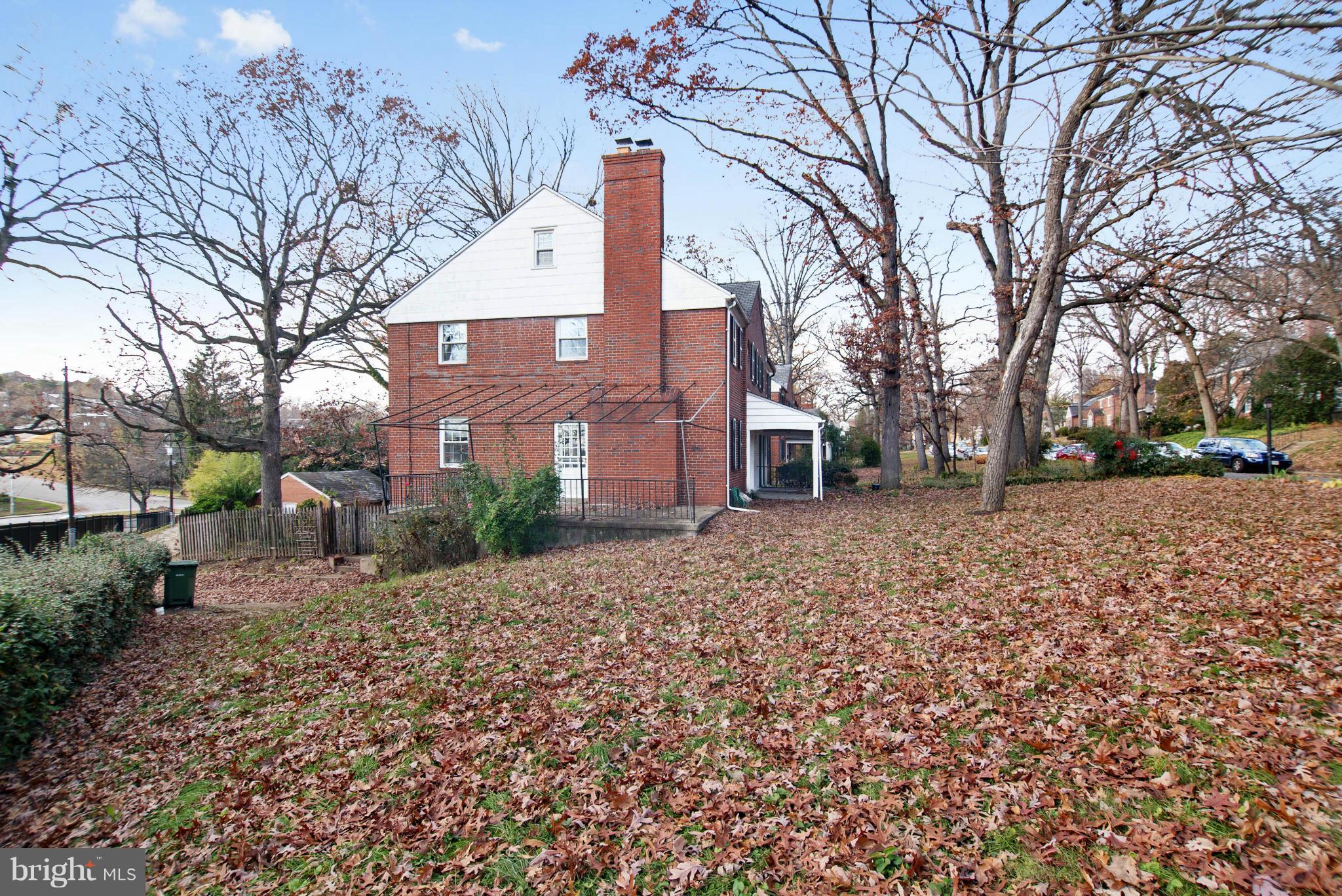3900 Deepwood Road Baltimore, MD 21218 - Photo 29 of 30 Large Side Yard