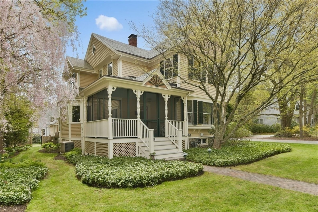 14 Locust Avenue Lexington, MA 02421 - Photo 1 of 40