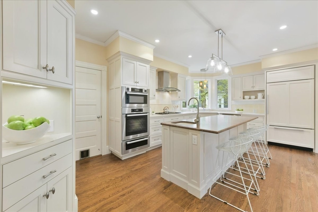 14 Locust Avenue Lexington, MA 02421 - Photo 10 of 40