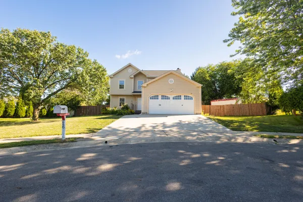 $384,900 | 26 East Woodfield Drive, Etna, OH 43062