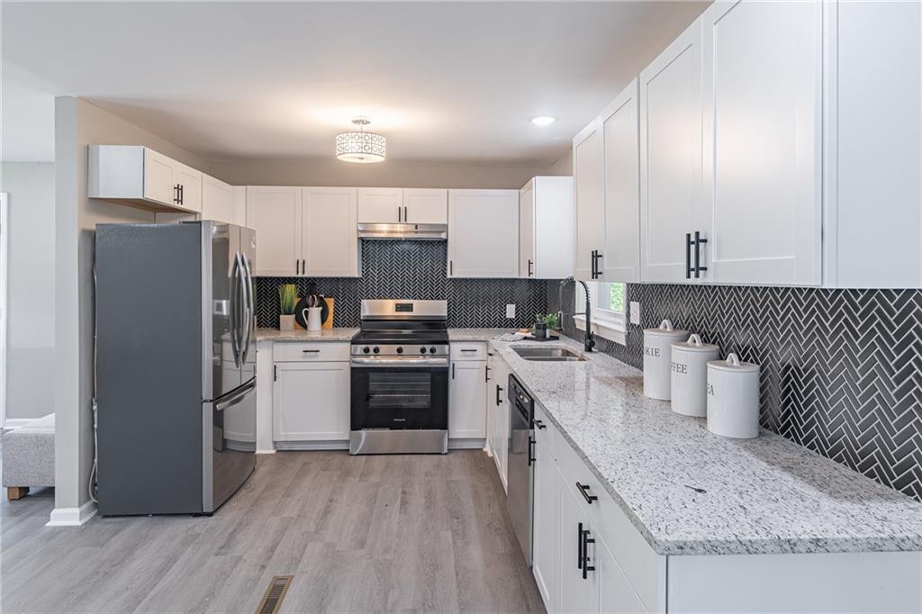 1523 Delia Drive Decatur, GA 30033 - Photo 10 of 32