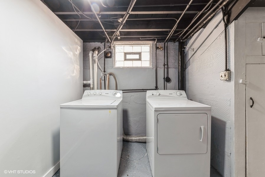 7250 West Rascher Avenue Chicago, IL 60656 - Photo 16 of 22 a utility room with dryer and washer