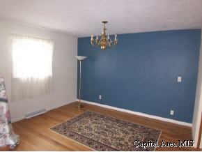 329 Collier Drive Springfield, IL 62704 - Photo 6 of 9 Gallery Image 6
