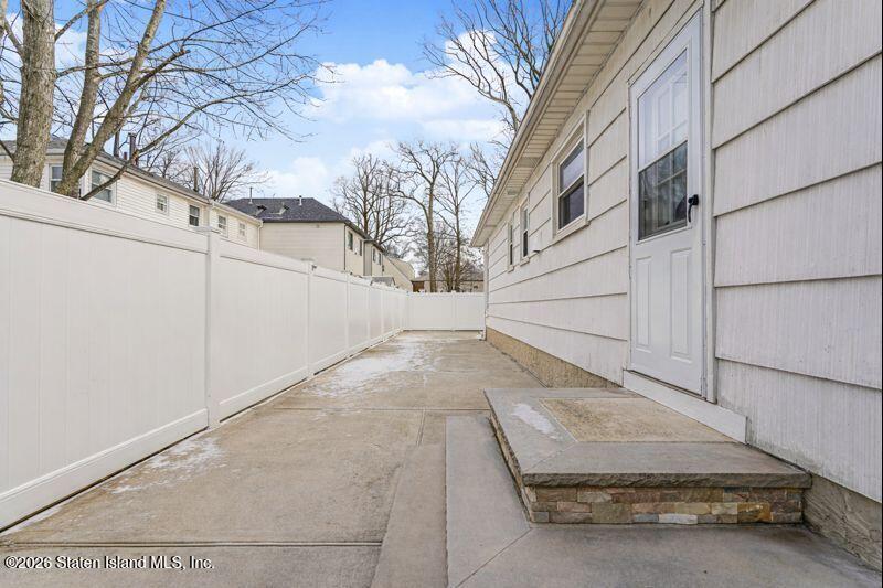 11 North Rhett Avenue Staten Island, NY 10308 - Photo 18 of 20 Photo Jan 02 2026, 11 13 18 AM