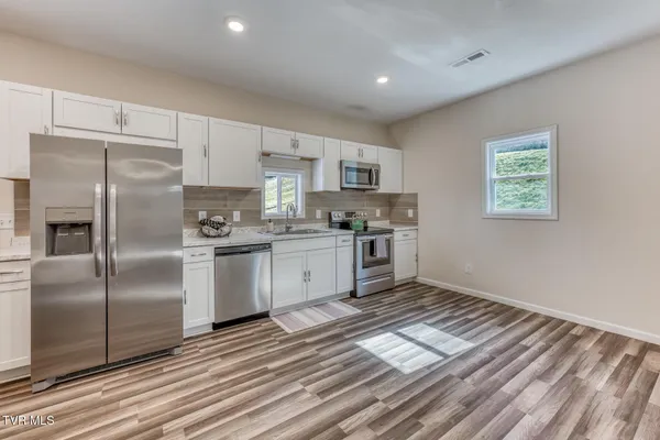 $258,900 | 411 East Chestnut Street, Johnson City, TN 37601