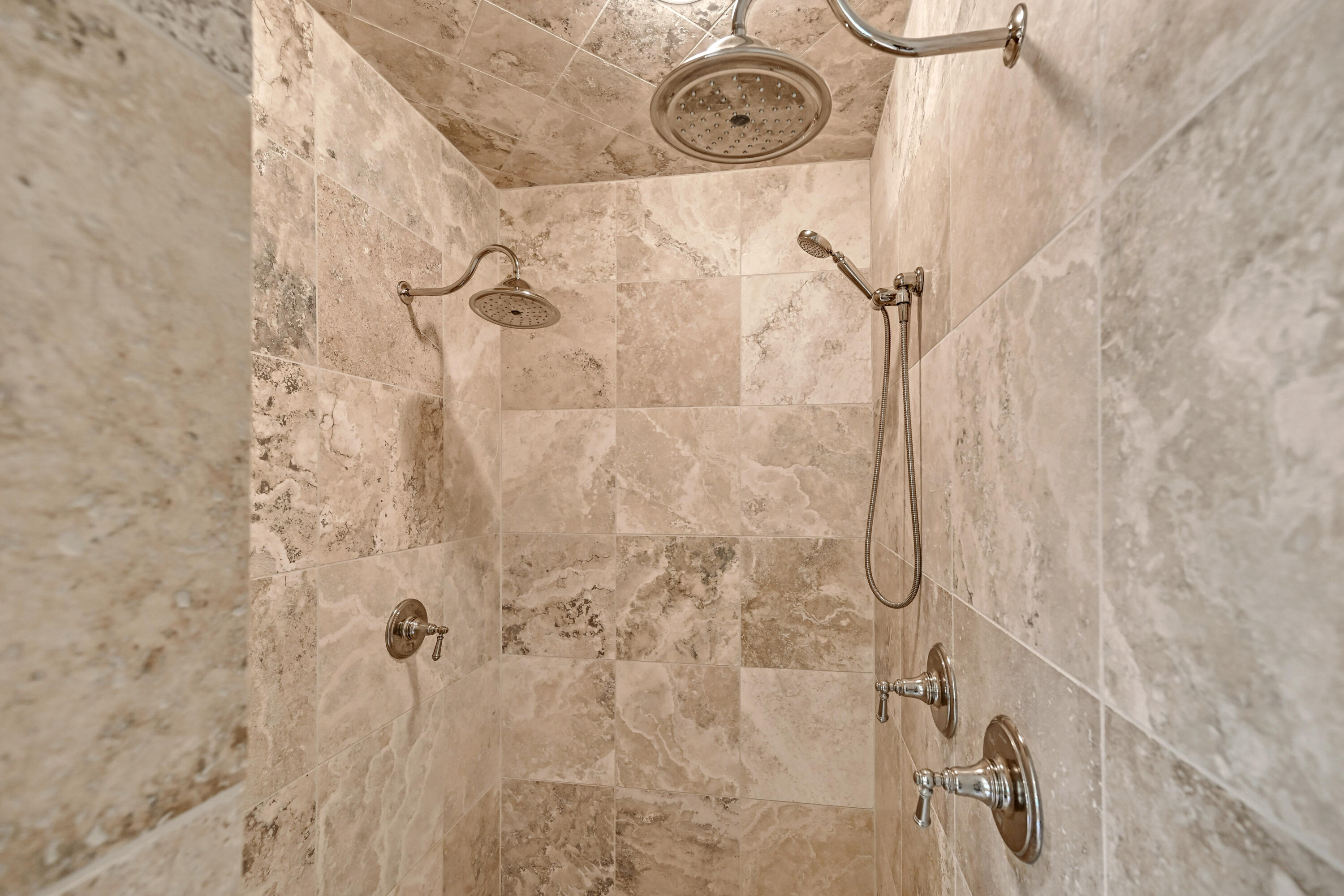 14165 North Pine Bluff Road Mequon, WI 53097 - Photo 19 of 60 DZ14165-3